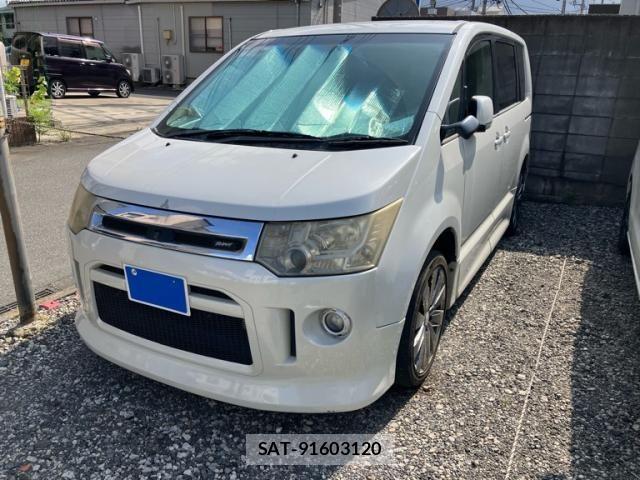 Mitsubishi DELICA 2007-11 8129793-1