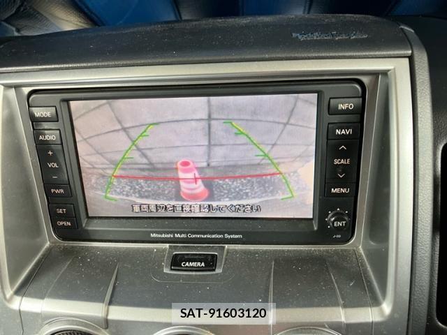 Mitsubishi DELICA 2007-11 8129793-19