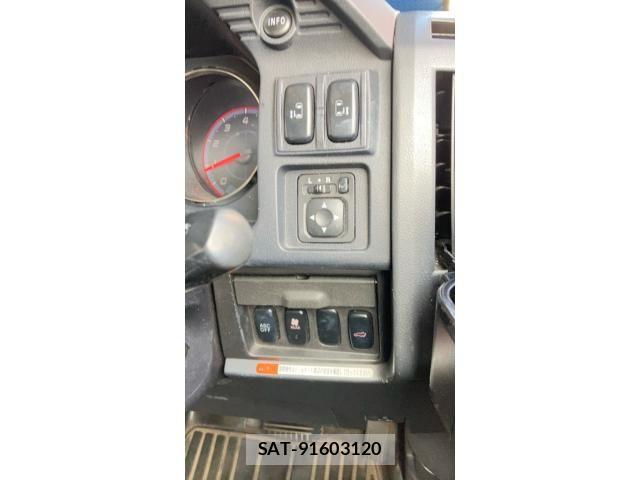 Mitsubishi DELICA 2007-11 8129793-21