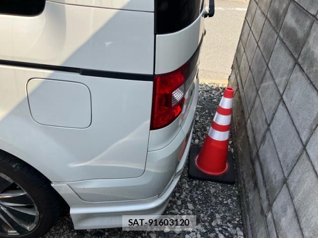 Mitsubishi DELICA 2007-11 8129793-5