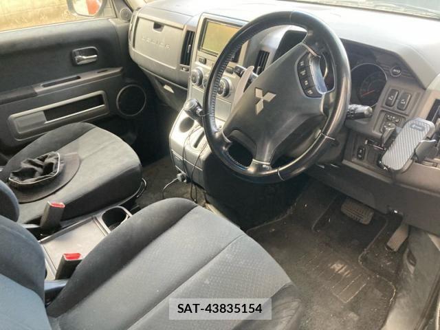 Mitsubishi DELICA 2013-09 8129794-9