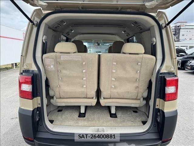 Mitsubishi DELICA 2011-11 8145725-12