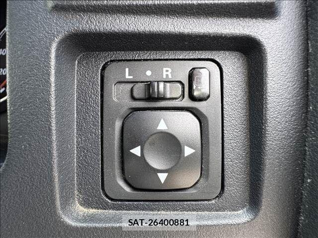 Mitsubishi DELICA 2011-11 8145725-24