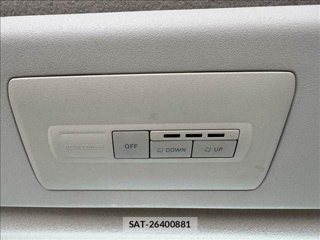 Mitsubishi DELICA 2011-11 8145725-28