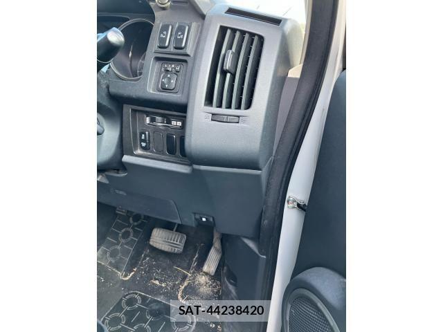 Mitsubishi DELICA 2012-01 8145724-21