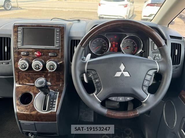Mitsubishi DELICA 2009-03 8245045-11