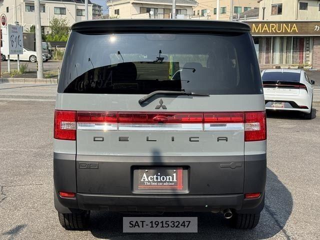 Mitsubishi DELICA 2009-03 8245045-4