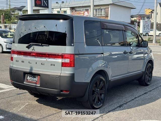 Mitsubishi DELICA 2009-03 8245045-5