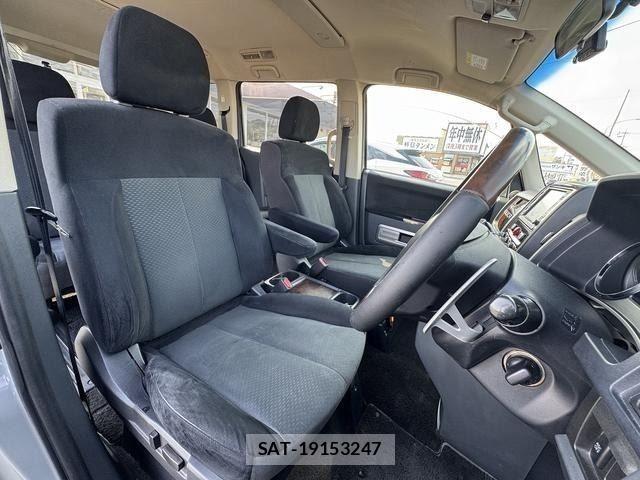 Mitsubishi DELICA 2009-03 8245045-7