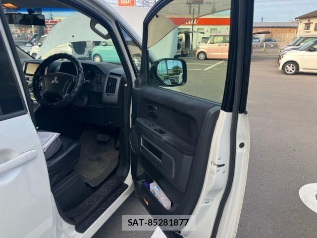 Mitsubishi DELICA 2013-03 8314205-10