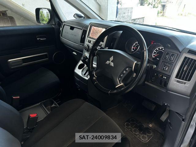 Mitsubishi DELICA 2012-07 8335584-4