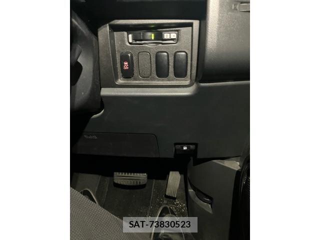 Mitsubishi DELICA 2011-09 8365587-17
