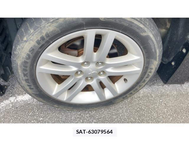 Mitsubishi DELICA 2010-11 8412014-10