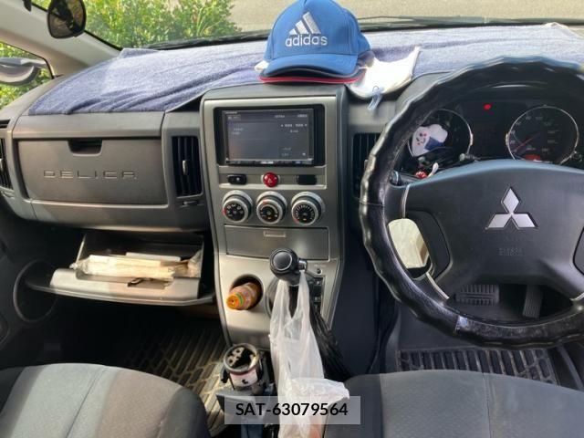 Mitsubishi DELICA 2010-11 8412014-14