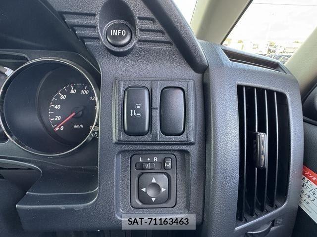 Mitsubishi DELICA 2010-09 8524377-23