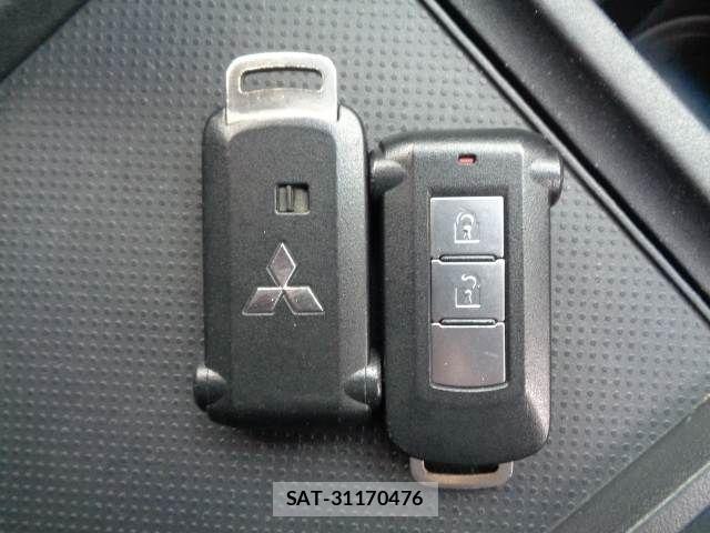 Mitsubishi DELICA 2010-09 8658751-6