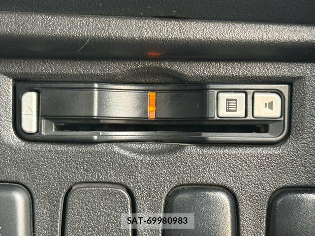 Mitsubishi DELICA 2015-04 8658748-10