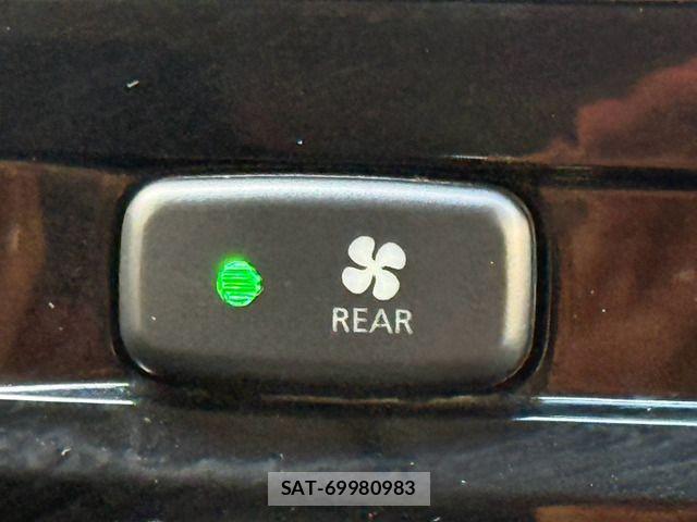 Mitsubishi DELICA 2015-04 8658748-7
