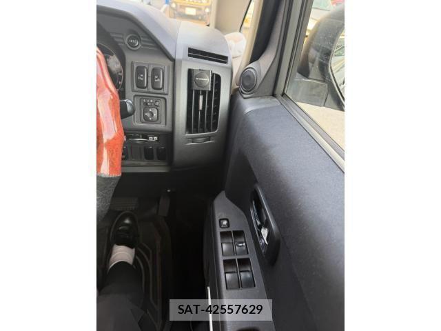 Mitsubishi DELICA 2013-08 8658749-9