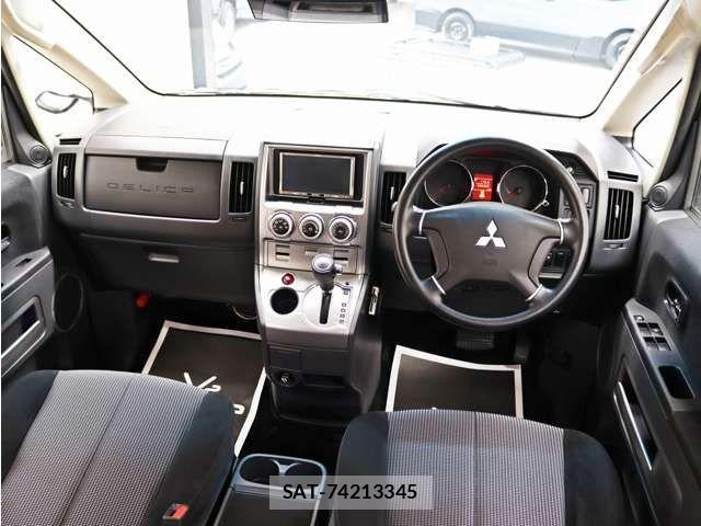 Mitsubishi DELICA 2007-05 8828705-19