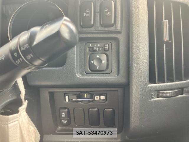 Mitsubishi DELICA 2012-01 8828708-17
