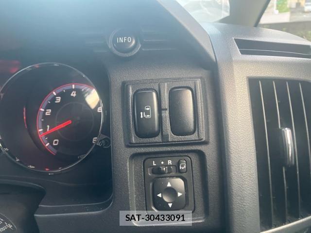 Mitsubishi DELICA 2009-05 8828713-17
