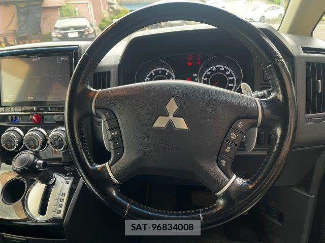 Mitsubishi DELICA 2014-11 8848729-11