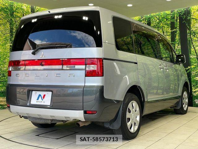 Mitsubishi DELICA 2013-07 8848728-16