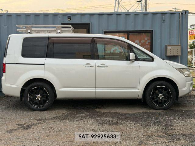 Mitsubishi DELICA 2011-05 8879467-17