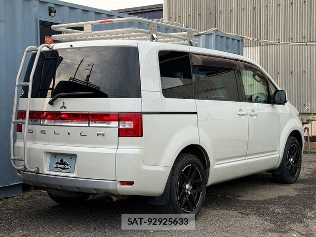 Mitsubishi DELICA 2011-05 8879467-19