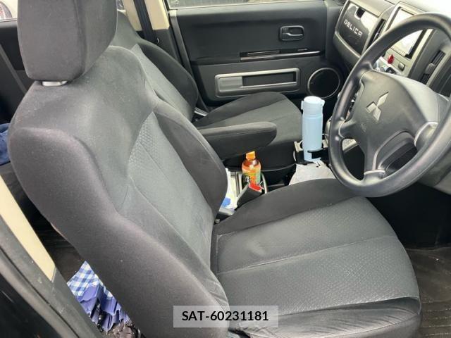 Mitsubishi DELICA 2013-09 8879470-17
