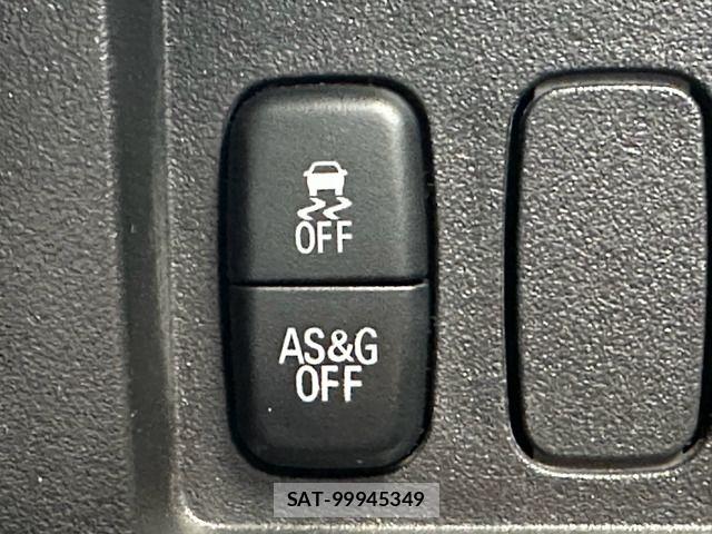 Mitsubishi DELICA 2014-07 8879468-9