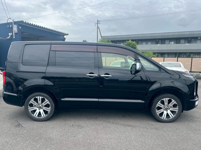 Mitsubishi DELICA 2019-03 1085189-6