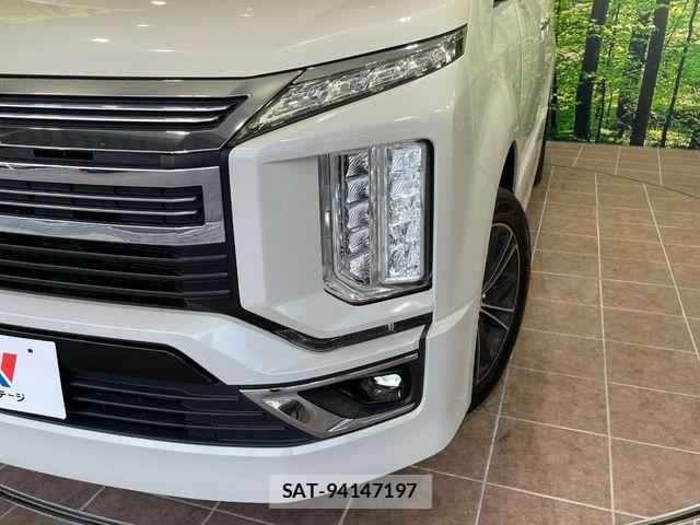 Mitsubishi DELICA 2019-03 1301461-12
