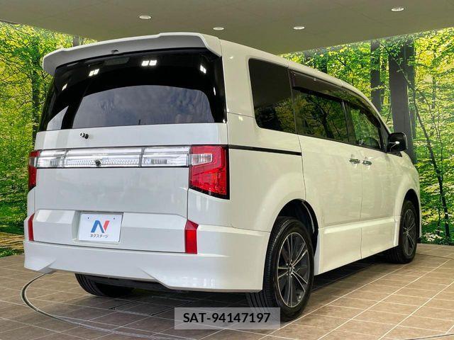 Mitsubishi DELICA 2019-03 1301461-17