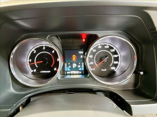 Mitsubishi DELICA 2018-05 1472065-13