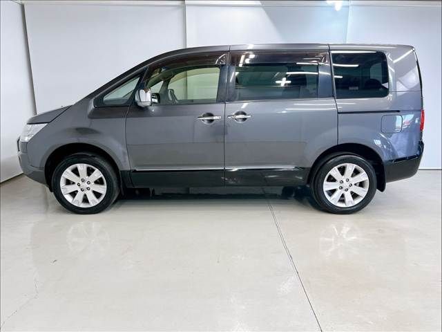 Mitsubishi DELICA 2018-05 1472065-5