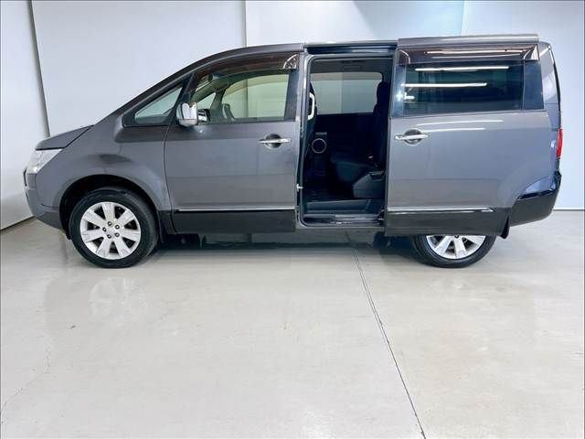 Mitsubishi DELICA 2018-05 1472065-6