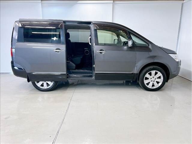 Mitsubishi DELICA 2018-05 1472065-8