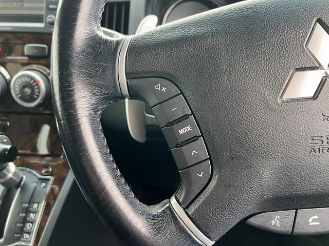 Mitsubishi DELICA 2011-02 1488988-9