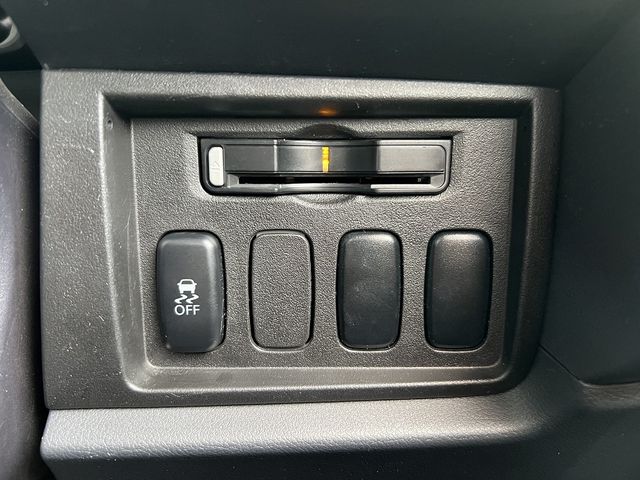 Mitsubishi DELICA 2011-02 1488988-14