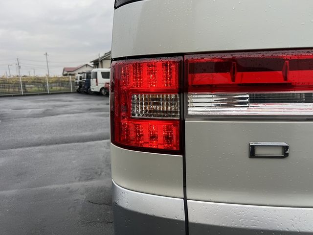 Mitsubishi DELICA 2011-02 1488988-27
