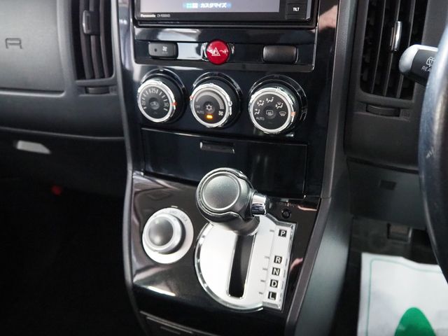 Mitsubishi DELICA 2014-11 2099186-13