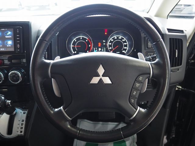 Mitsubishi DELICA 2014-11 2099186-14