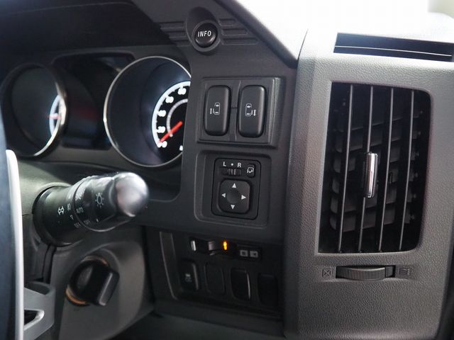 Mitsubishi DELICA 2014-11 2099186-15