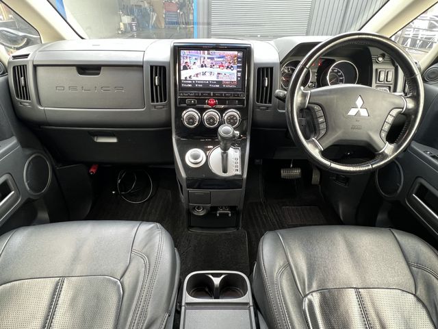 Mitsubishi DELICA 2014-04 2208162-17