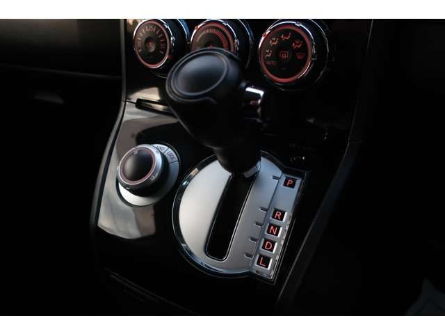 Mitsubishi DELICA 2015-08 2663426-11