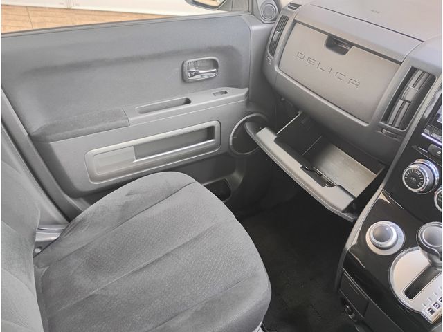 Mitsubishi DELICA 2016-03 3667220-12