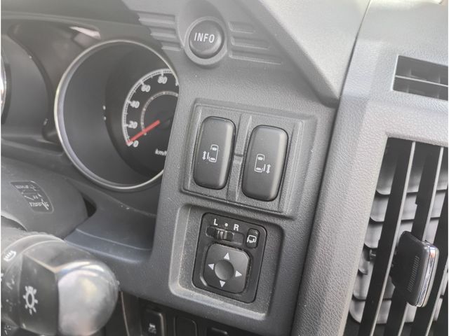 Mitsubishi DELICA 2016-03 3667220-8