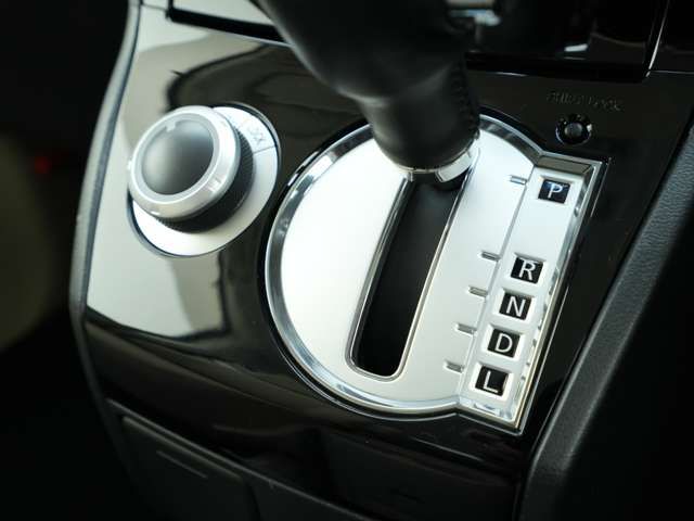 Mitsubishi DELICA 2016-09 4041077-14